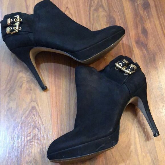 Vince Camuto black and gold heeled booties Suede genuine leather size 7 - Picture 1 of 9